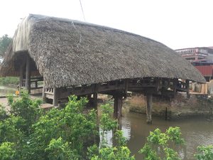 Điều ít biết về cây cầu lợp mái lá “độc nhất vô nhị” ở Việt Nam 6
