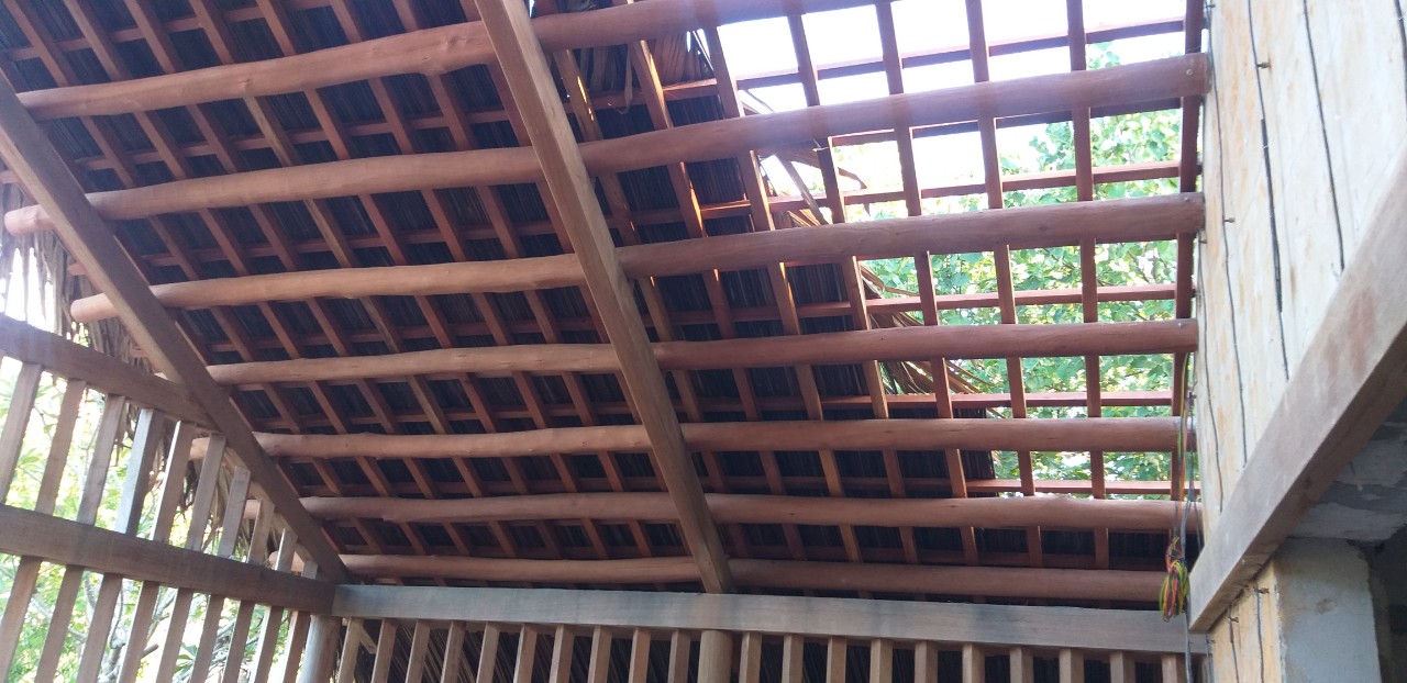 THI CÔNG MÁI LÁ Khu Du Lich Sinh Thái Hòn Ngọc(Phú Yên) 2