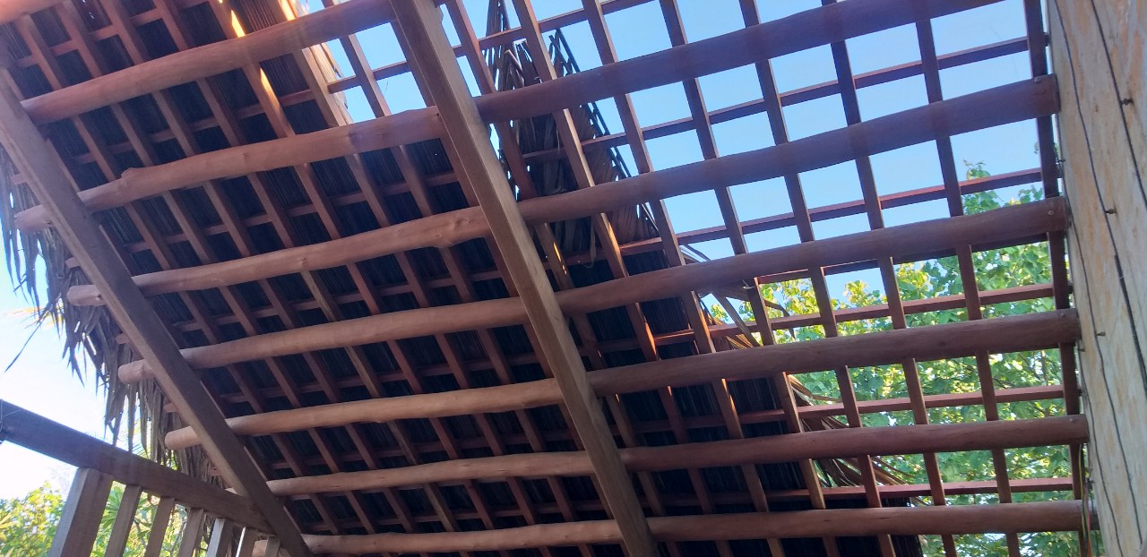 THI CÔNG MÁI LÁ Khu Du Lich Sinh Thái Hòn Ngọc(Phú Yên) 6