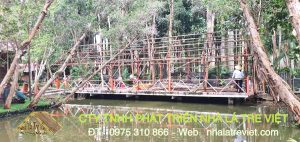 Thi công mái lá dừa nước cho nhà hàng hải sản 5